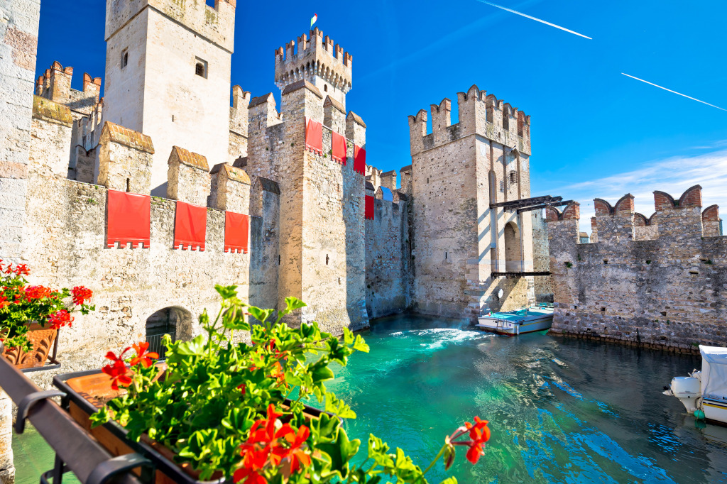 Town of Sirmione, Lago Di Garda, Italy jigsaw puzzle in Castles puzzles on TheJigsawPuzzles.com