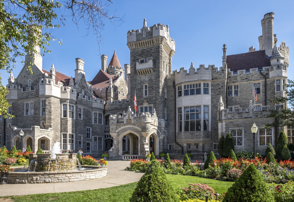 Casa Loma in Toronto, Canada jigsaw puzzle in Castles puzzles on TheJigsawPuzzles.com