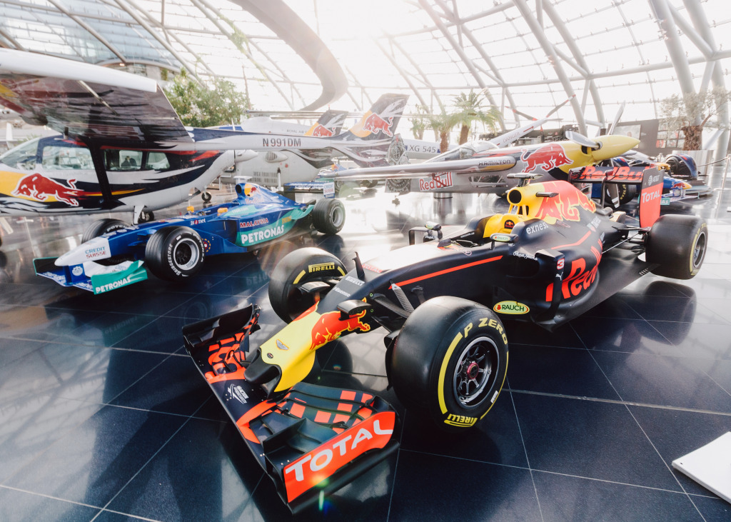 Formula One Cars, Hangar-7 in Salzburg jigsaw puzzle in Cars & Bikes puzzles on TheJigsawPuzzles.com