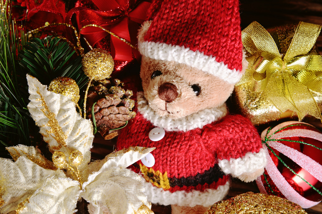 Santa Claus Teddy Bear jigsaw puzzle in Christmas & New Year puzzles on TheJigsawPuzzles.com