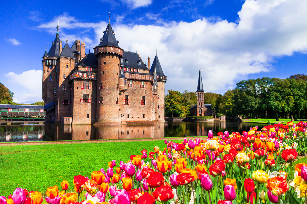 Castle de Haar and Blooming Tulips, Holland jigsaw puzzle in Castles puzzles on TheJigsawPuzzles.com