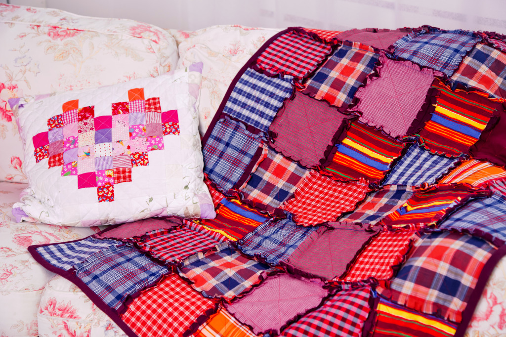 Handmade Blanket and Pillow jigsaw puzzle in Handmade puzzles on TheJigsawPuzzles.com