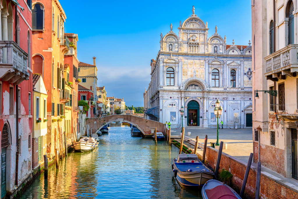 Narrow Canal in Venice, Italy jigsaw puzzle in Bridges puzzles on TheJigsawPuzzles.com