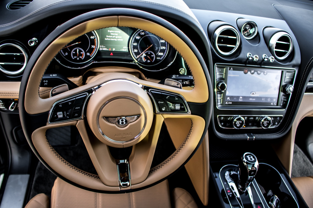 Bentley Bentayga Dashboard jigsaw puzzle in Cars & Bikes puzzles on TheJigsawPuzzles.com