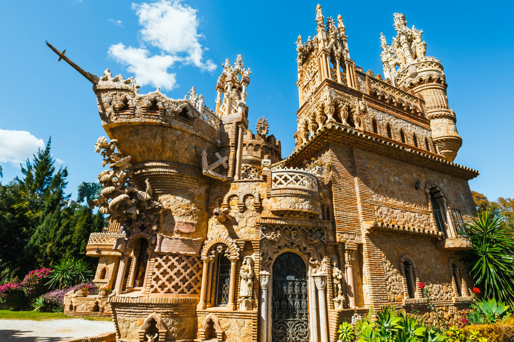 Colomares Castle in Benalmadena, Spain jigsaw puzzle in Castles puzzles on TheJigsawPuzzles.com