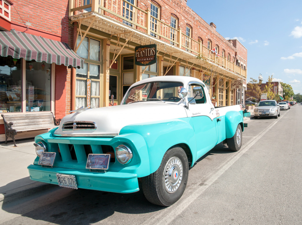 Restored Studebaker Truck, Hannibal, USA jigsaw puzzle in Cars & Bikes puzzles on TheJigsawPuzzles.com