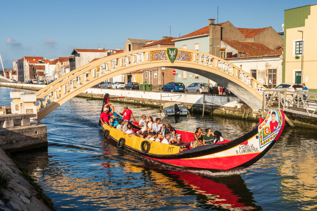 Traditional Boat in Aveiro, Portugal jigsaw puzzle in Bridges puzzles on TheJigsawPuzzles.com