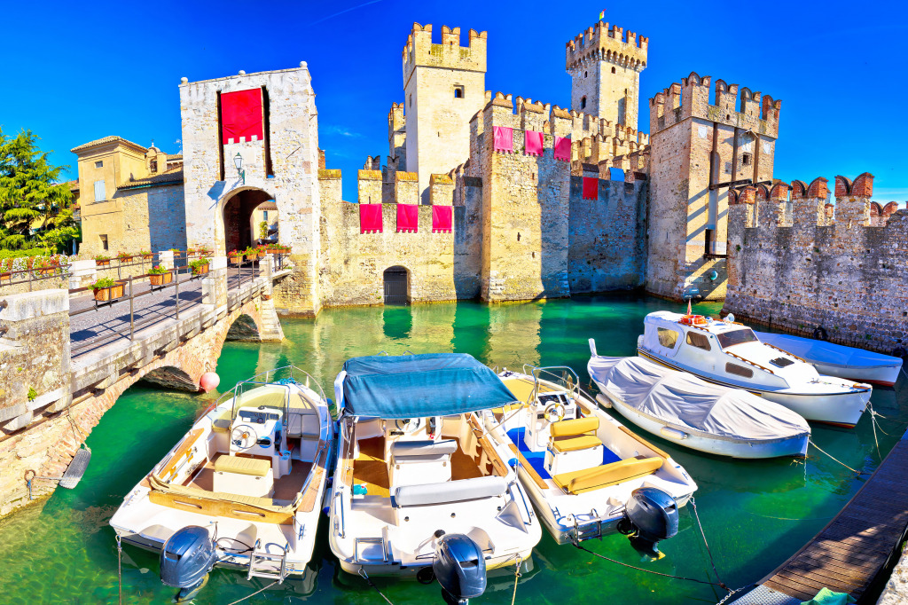 Scaligero Castle, Lake Garda, Italy jigsaw puzzle in Castles puzzles on TheJigsawPuzzles.com