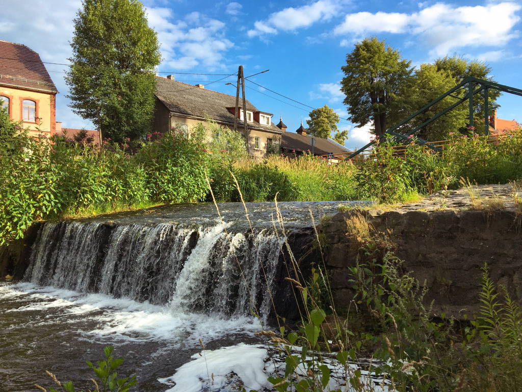 Small Waterfall jigsaw puzzle in Waterfalls puzzles on TheJigsawPuzzles.com