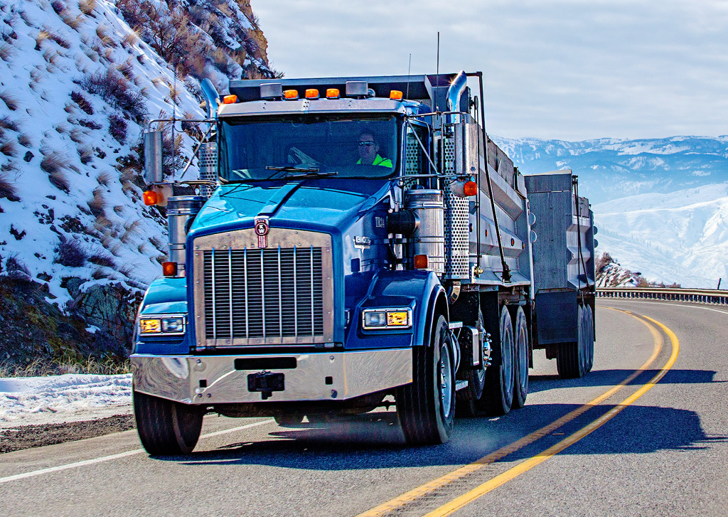 Truck with Trailer, Chelan WA jigsaw puzzle in Puzzle of the Day puzzles on TheJigsawPuzzles.com