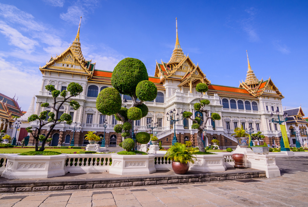 Grand Palace In Bangkok, Thailand jigsaw puzzle in Castles puzzles on TheJigsawPuzzles.com