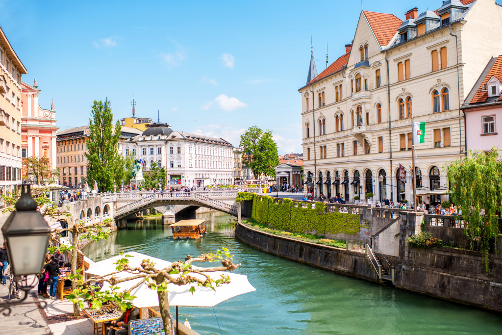 Ljubljanica River, Ljubljana, Slovenia jigsaw puzzle in Bridges puzzles on TheJigsawPuzzles.com