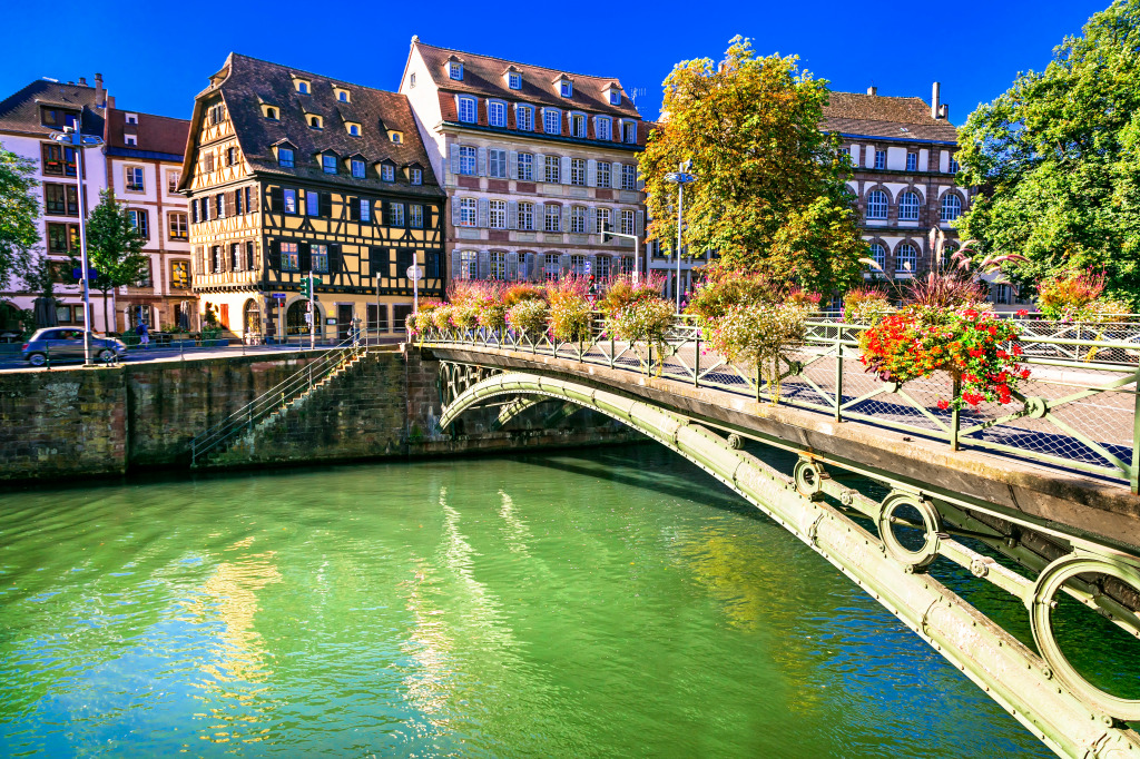 Old Town of Strasbourg, France jigsaw puzzle in Bridges puzzles on TheJigsawPuzzles.com