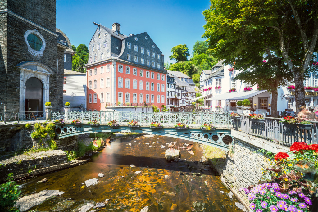 City of Monschau, Aachen, Germany jigsaw puzzle in Bridges puzzles on TheJigsawPuzzles.com