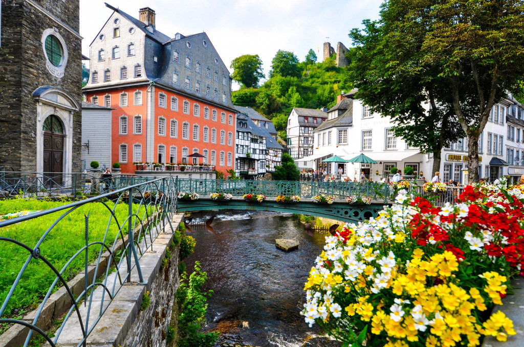 Historic Center of Monschau, Germany jigsaw puzzle in Bridges puzzles on TheJigsawPuzzles.com