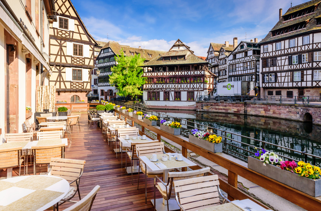 Street Restaurant in Strasbourg, France jigsaw puzzle in Food & Bakery puzzles on TheJigsawPuzzles.com