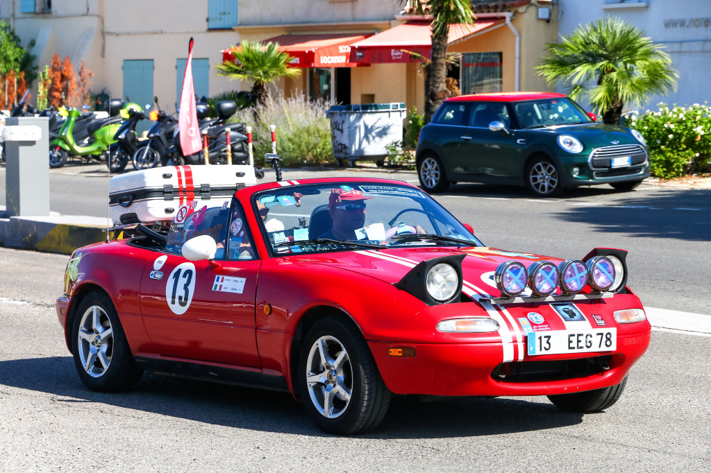 Mazda MX-5 Convertible in Saint-Tropez, France jigsaw puzzle in Cars & Bikes puzzles on TheJigsawPuzzles.com