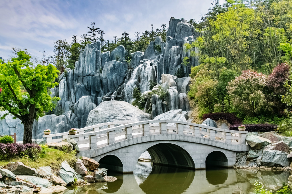 Ginkgo Lake Park, Nanjing City, China jigsaw puzzle in Waterfalls puzzles on TheJigsawPuzzles.com