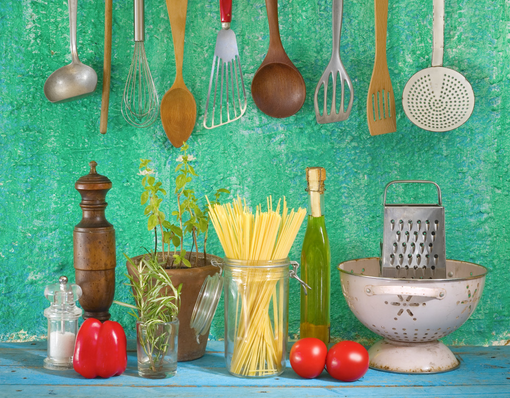 Spaghetti and Kitchen Utensils jigsaw puzzle in Food & Bakery puzzles on TheJigsawPuzzles.com