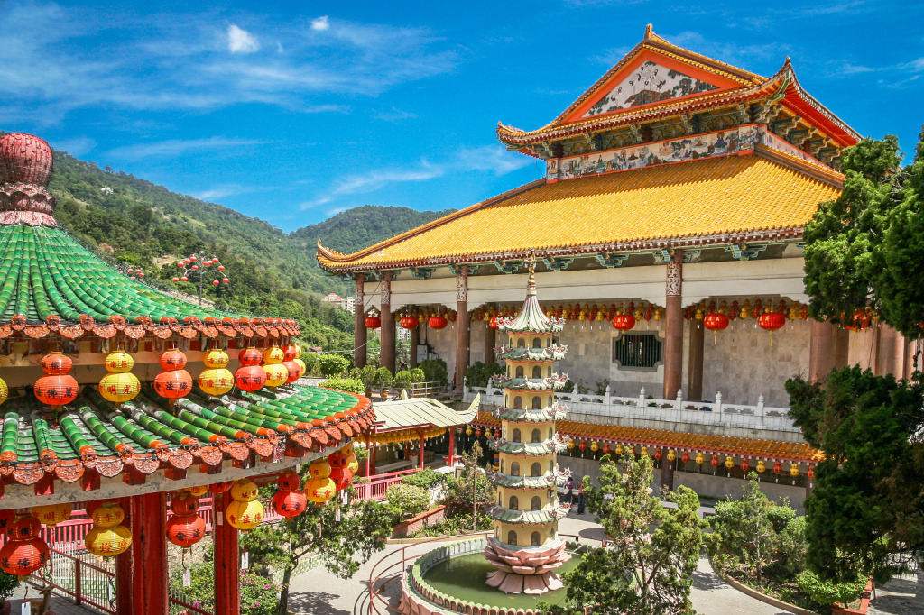 Kek Lok Si Temple, Penang Island, Malaysia jigsaw puzzle in Puzzle of the Day puzzles on TheJigsawPuzzles.com