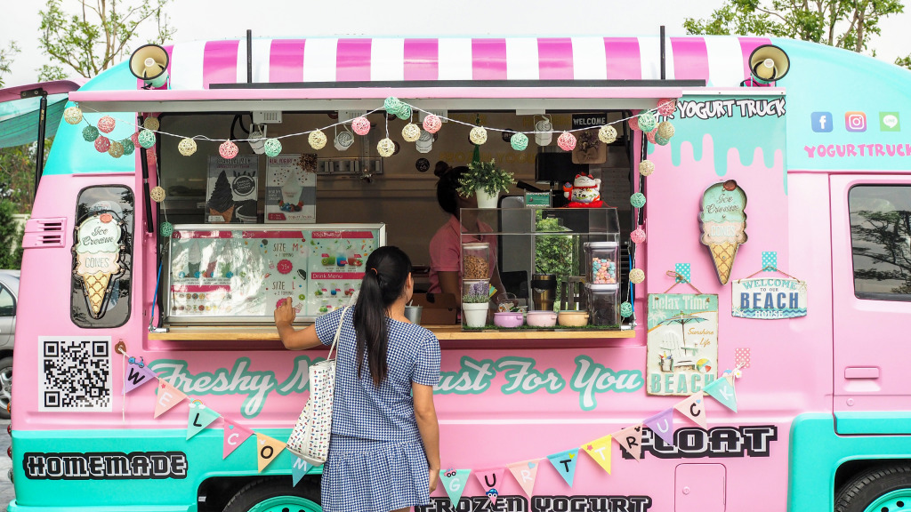 Ice Cream Truck in Bangkok, Thailand jigsaw puzzle in Food & Bakery puzzles on TheJigsawPuzzles.com