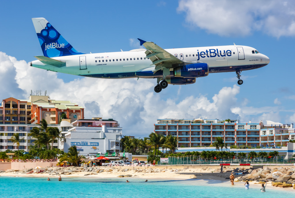 Sint Maarten, Netherlands Antilles jigsaw puzzle in Aviation puzzles on TheJigsawPuzzles.com
