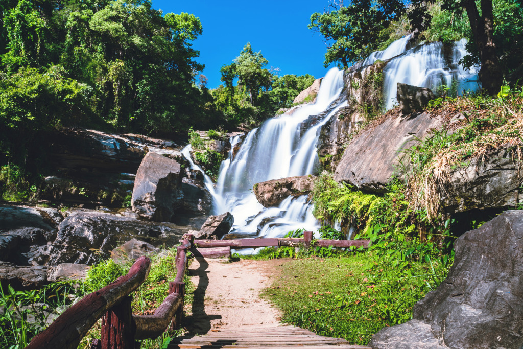 Waterfall in Chiang Mai, Thailand jigsaw puzzle in Waterfalls puzzles on TheJigsawPuzzles.com