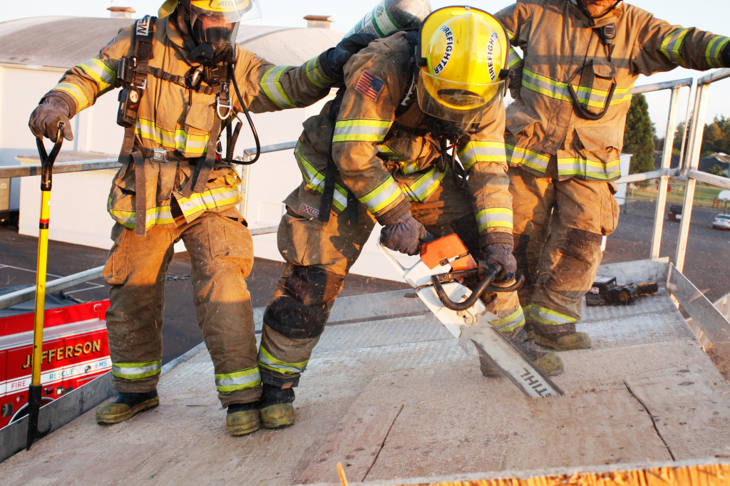 Firefighters in Jefferson, Oregon jigsaw puzzle in People puzzles on TheJigsawPuzzles.com