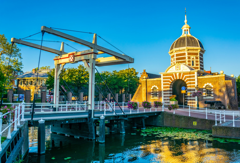 Morspoort Gate, Old Town of Leiden, Netherlands jigsaw puzzle in Bridges puzzles on TheJigsawPuzzles.com