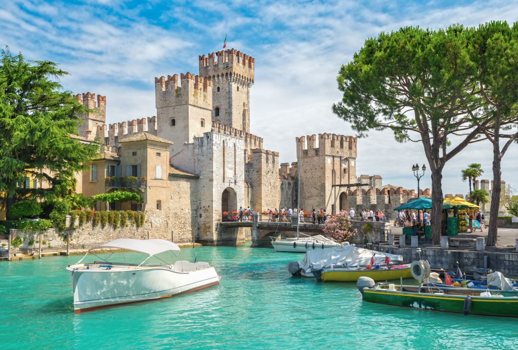Sirmione Castle, Lake Garda, Italy jigsaw puzzle in Castles puzzles on TheJigsawPuzzles.com