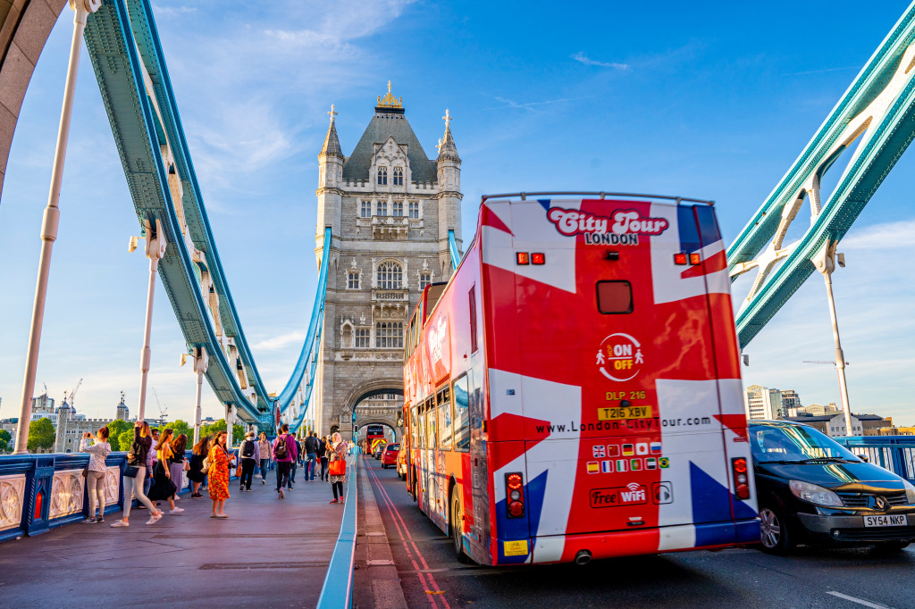 Tower Bridge, London, UK jigsaw puzzle in Bridges puzzles on TheJigsawPuzzles.com