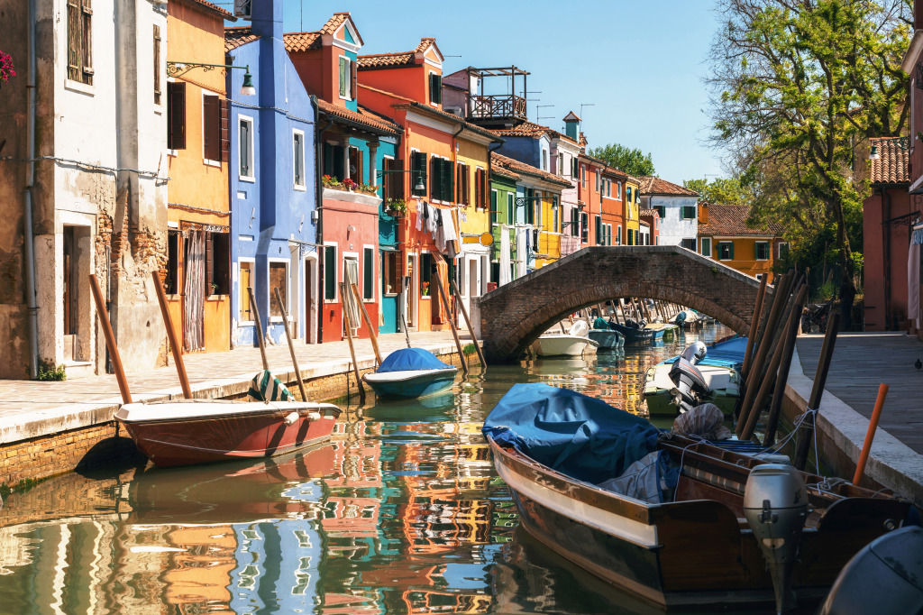 Burano Island, Venice, Italy jigsaw puzzle in Bridges puzzles on TheJigsawPuzzles.com