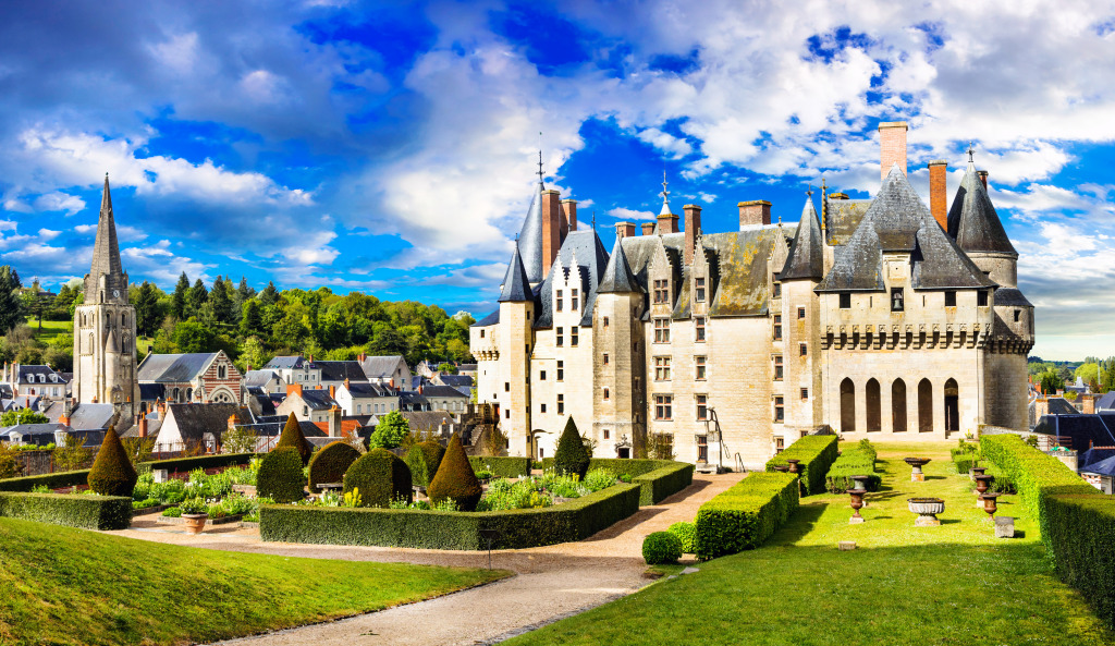 Langeais Castle, Loire Valley, France jigsaw puzzle in Castles puzzles on TheJigsawPuzzles.com