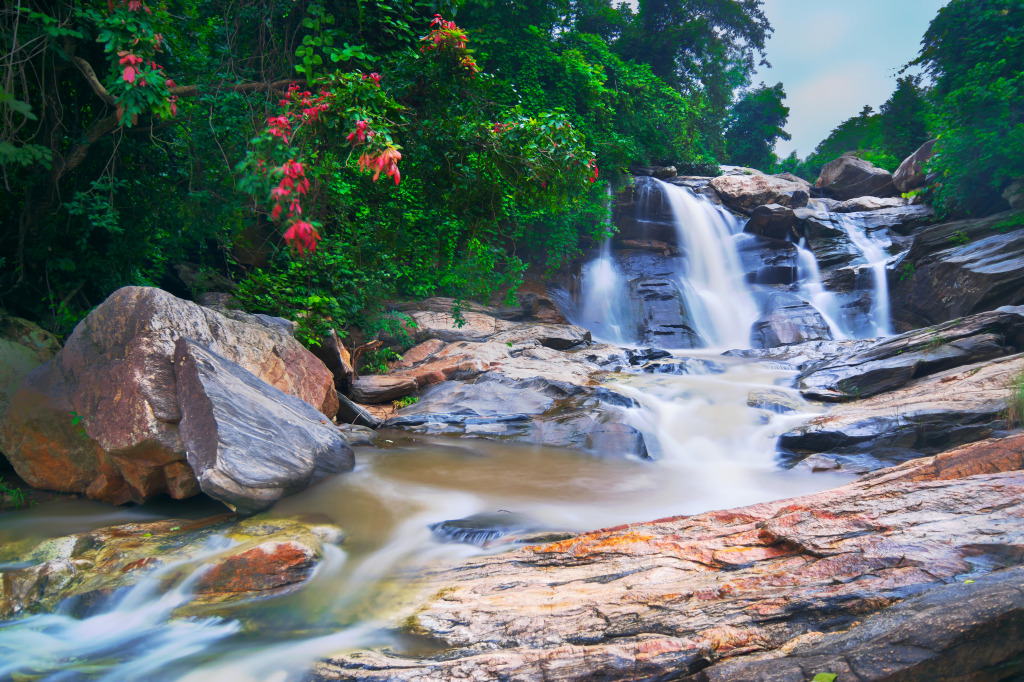 Turga Waterfall, West Bengal, India jigsaw puzzle in Waterfalls puzzles on TheJigsawPuzzles.com