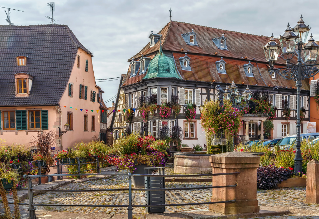 Main Square with Fountain in Barr, France jigsaw puzzle in Street View puzzles on TheJigsawPuzzles.com