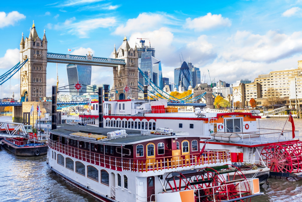 Tower Bridge on a Sunny Day jigsaw puzzle in Bridges puzzles on TheJigsawPuzzles.com