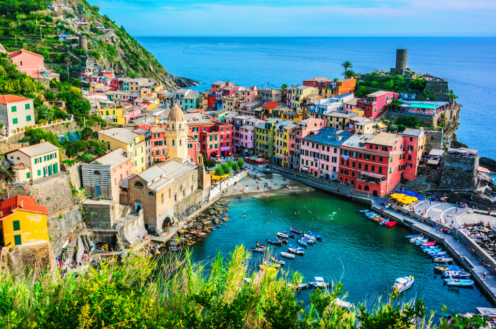 Town of Vernazza, Liguria, Italy jigsaw puzzle in Great Sightings puzzles on TheJigsawPuzzles.com