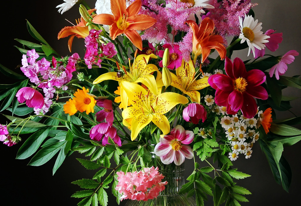 Bouquet of Flowers in a Jug jigsaw puzzle in Flowers puzzles on TheJigsawPuzzles.com