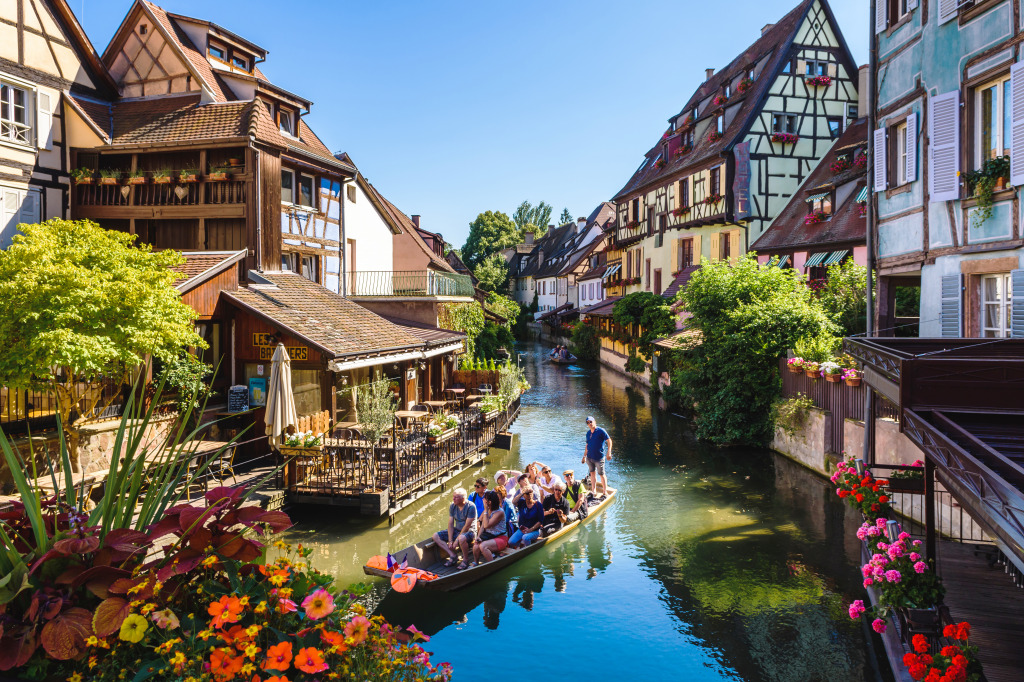 Boat Ride in Colmar, France jigsaw puzzle in Street View puzzles on TheJigsawPuzzles.com