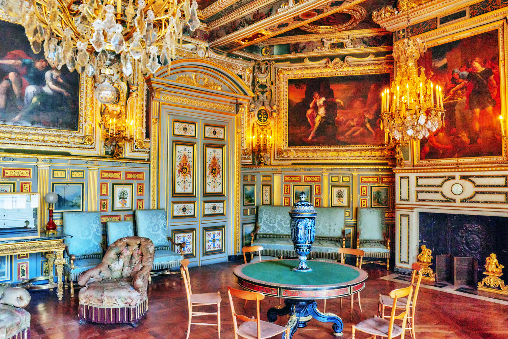 Louis XIII, Fontainebleau Palace, France jigsaw puzzle in Castles puzzles on TheJigsawPuzzles.com