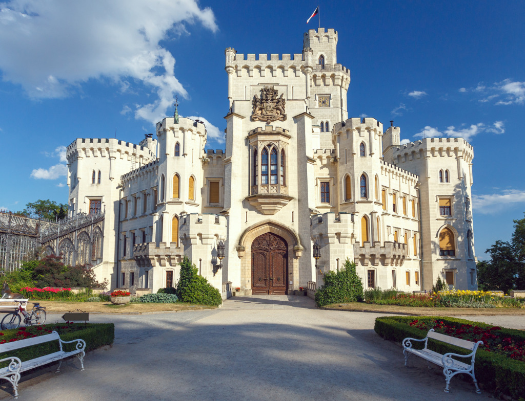 Castle Hluboka nad Vltavou, Czech Republic jigsaw puzzle in Castles puzzles on TheJigsawPuzzles.com