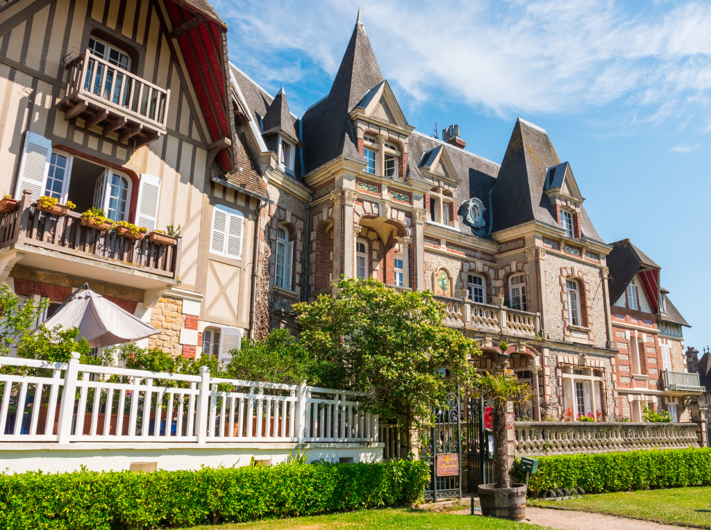 L'Argentine Hotel, Cabourg, France jigsaw puzzle in Street View puzzles on TheJigsawPuzzles.com