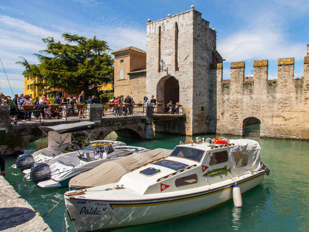 Scaligero Castle, Sirmione, Italy jigsaw puzzle in Castles puzzles on TheJigsawPuzzles.com