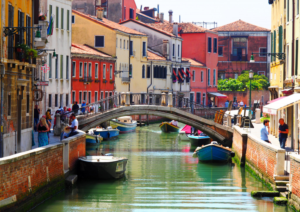 Ponte Di San Trovaso, Venice, Italy jigsaw puzzle in Bridges puzzles on TheJigsawPuzzles.com