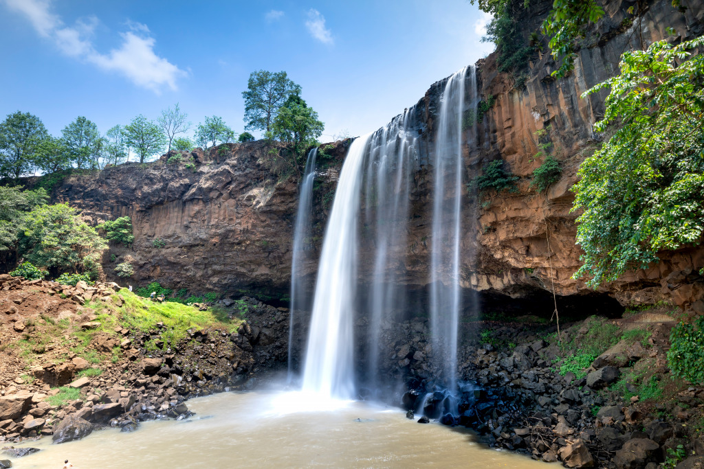 Phu Cuong Waterfall, Vietnam jigsaw puzzle in Waterfalls puzzles on TheJigsawPuzzles.com