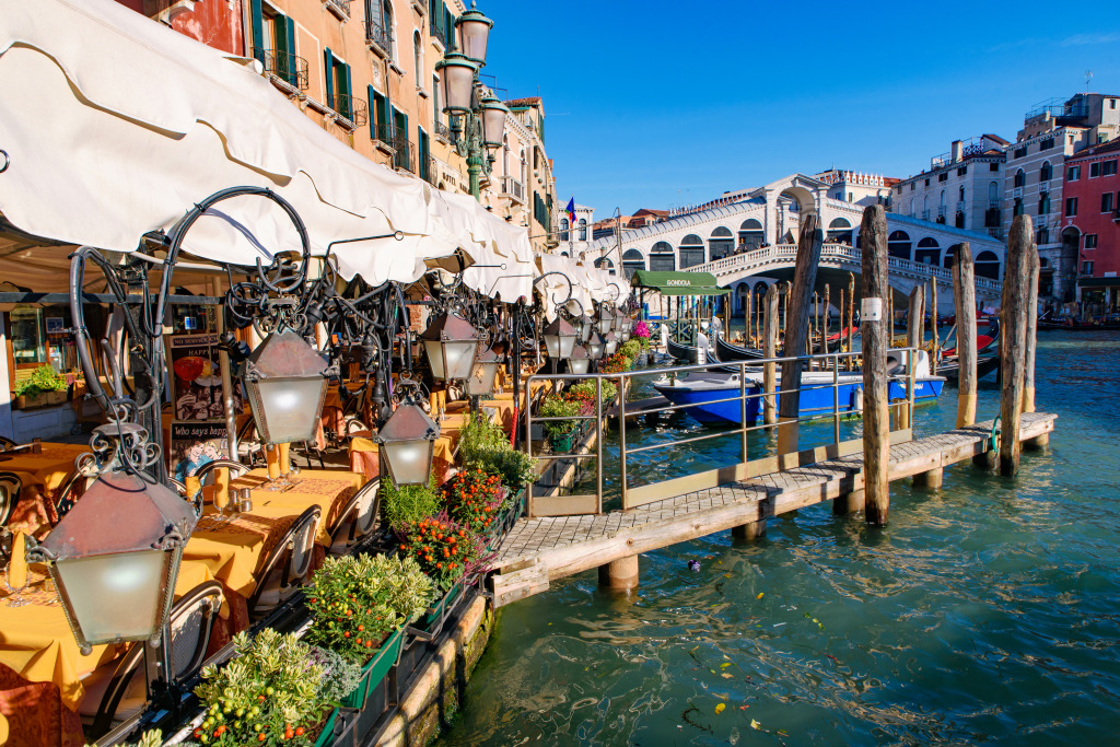 Grand Canal and Rialto Bridge, Venice jigsaw puzzle in Bridges puzzles on TheJigsawPuzzles.com