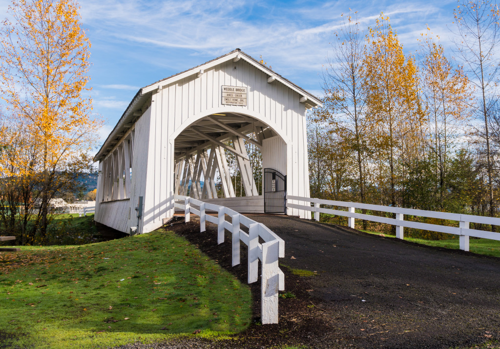 Weddle Covered Bridge, Oregon jigsaw puzzle in Bridges puzzles on TheJigsawPuzzles.com