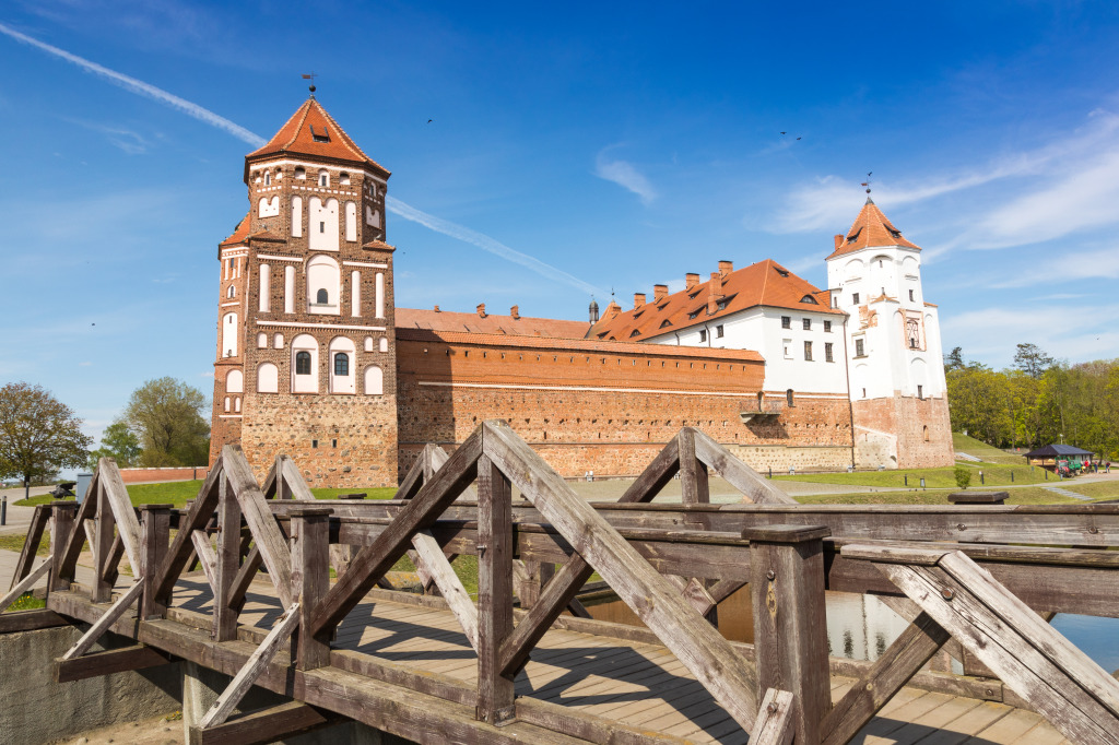 Mirskij Castle, Belarus jigsaw puzzle in Castles puzzles on TheJigsawPuzzles.com