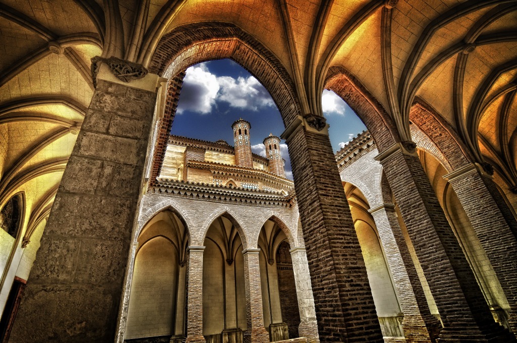 Claustro Mudejar de la Iglesia de San Pedro jigsaw puzzle in Castles puzzles on TheJigsawPuzzles.com