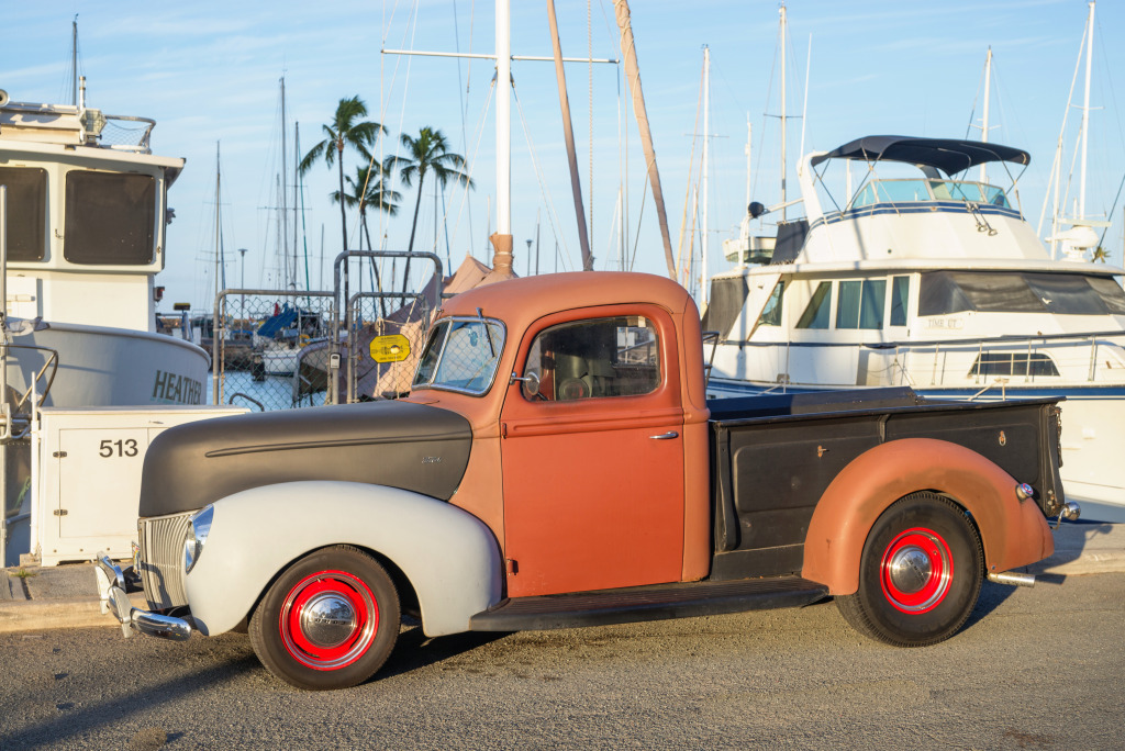 Antique Pick Up Truck in Honolulu, Hawaii jigsaw puzzle in Cars & Bikes puzzles on TheJigsawPuzzles.com